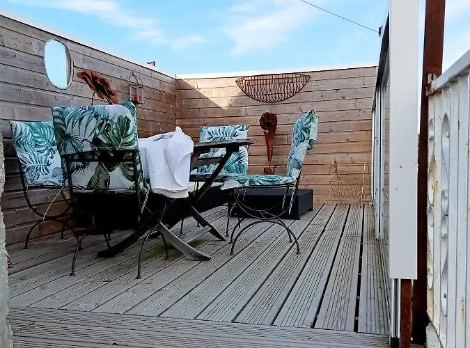 K Au Domaine Du Mont Scolan Montgardon